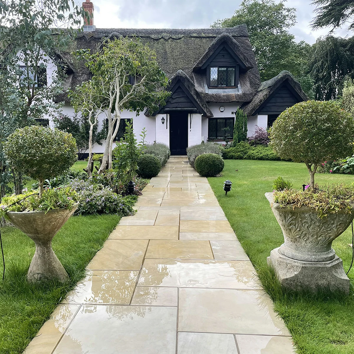 Sawn Mint Indian Sandstone Paving Slabs - Patio Kit - 20mm